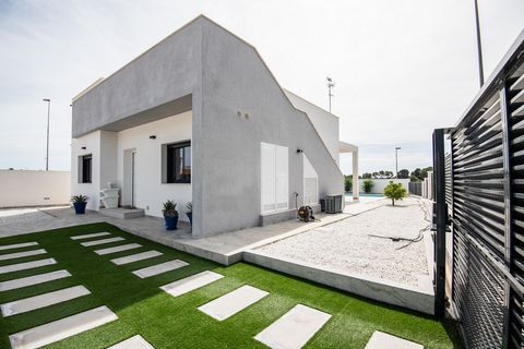 Villa en venta en Pilar de la Horadada