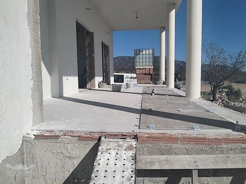 Villa en venta en El Pinós/Pinoso