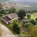 Panoramico casale ristrutturato con terreno ha.1