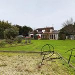 Maison de 4 chambres avec garage et très grand terrain au calme