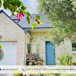 Charmante maison entourée d'un magnifique jardin arboré et fleuri