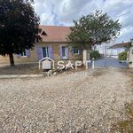 Authentique longère rénovée avec 3 chambres, 2 garages et terrasse couverte !