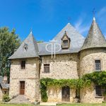 Impressive chateau in the Correze, a lovely land of rolling hills and valleys, pretty villages, numerous lakes, nature parks, forests and meadows. Approached through the entrance gates, stone steps ...