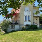 Maison avec terrain de plus d'1,5 hectares.