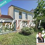 Rare, maison jumelée avec terrasse, jardin et double garage. 4ème chambre possible