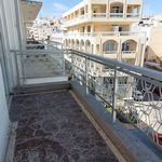 Zentrale Wohnung im dritten Stock, nur 350 Meter vom Meer entfernt in Sitia, Ostkreta.