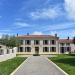 1 hour from La Rochelle, fabulous 18th century estate