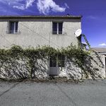 Character property in a hamlet close to Saint Jean d'Angely