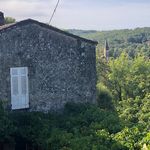 Maison de village atypique avec jolie vue,! 3 chambres, jardin et piscine