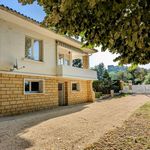 Maison avec jardin arboré et 2 garages