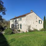 Maison Charentaise avec Grand Terrain et Dépendances