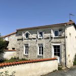 Maison en pierre à rénover avec jardin plein sud