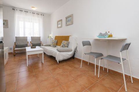 Dit gezellige appartement gelegen in Tarifa verwelkomt 2+2 gasten. Als u wilt genieten van de zon en de zee van het zuiden van Spanje, is dit appartement ideaal voor u. Dit lichte en gelijkvloerse appartement ligt zeer dicht bij het stadscentrum. Doo...