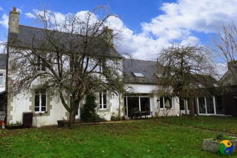 For sale with Agence Newton Immobilier we have two stone houses for sale in the centre of the village of Saint- Nicolas-du-Pelem. The first property has had some renovations started such as the electrics have been updated, a new kitchen has been fitt...
