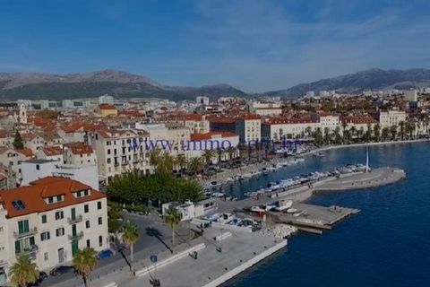 Business premises for sale, located in an attractive location in Split, just a few minutes' walk from the city center. The space has an area of 198 m2, is located on the ground floor of a multi-storey building and has its own meters for electricity a...