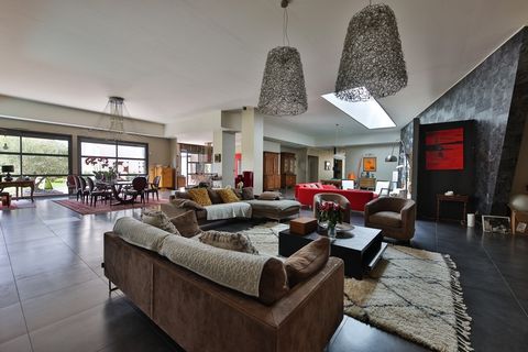 Dpt Vienne (86), à vendre Poitiers LE LOFT de 580 m², Terrain 1722 m²