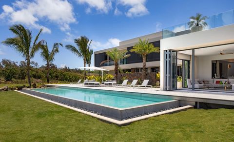 For sale luxury villa in the east of Mauritius in a golf domain, This is a contemporary 726m2 villa with 5 en-suite bedrooms, situated on a 2112m2 plot of land offering panoramic views of the golf course with views of the mountains, west/sunset orien...