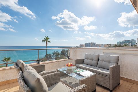 En la incomparable situación de S'Illot encontramos este luminoso apartamento con capacidad para 4 personas y una maravillosa terraza con incomparables vistas al mar. Imagínate despertar con un precioso amanecer y el aroma de la brisa del mar en este...