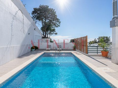 VILLA T6 +1 IN PAREDE, SEA VIEW NEXT TO THE GARDENS PAREDE ARE YOU LOOKING FOR A VILLA WITH SEA VIEWS AND WALKING DISTANCE FROM THE BEACH? COME AND SEE THIS VILLA. 3 FLOORS, ELEVATOR AND COMPLETELY REFURBISHED. AIR CONDITIONING UNDERFLOOR HEATING EVE...