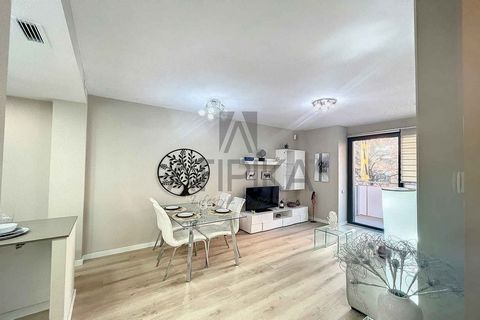 This brand-new apartment, covering an area of 89m2, is located in a state-of-the-art building strategically placed next to Plaza Maragall and just minutes away from Sant Pau Hospital. In the vicinity of the building, a variety of essential services c...