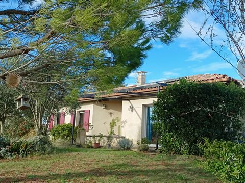 Sunny, modern house in very good condition and with fabulous views and a great garden, situated just a 5 minute drive from the market town of St Clar in the Gers. This little house is a real gem. Built in 2003, it is well maintained with double glazi...