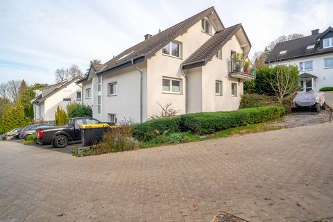 Are you looking for an affordable and comfortable home for a visit to the Bielefeld area, but do not want to give up privacy and space? Then you have found your travel home! Our house is located directly at the edge of the forest and yet central. You...