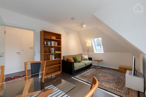 This modern, recently refurbished 1 bedroom flat with balcony is located in the attic of a detached 2-family home with a garden in a quiet location approx. 15 minutes' walk from the village center, the local shipyards and the ferry to Bremen-Vegesack...