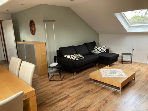 The apartment is located in Borstel-Hohenraden, a community with an up-and-coming character. It is excellently managed by dedicated people. School and day care center are available. The apartment is located in the attic of a two-family house in a qui...