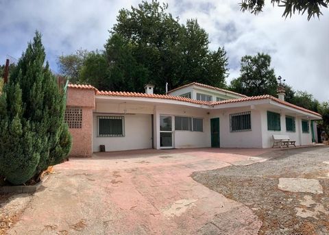 Invest in the Agricultural Paradise of Caldera de los Marteles! �� Discover this unique Finca Rústica in the heart of the Caldera de los Marteles Natural Park. With a plot of 11,210 m2, the property offers: � Rainfed Fruit Trees: More than 10 varieti...