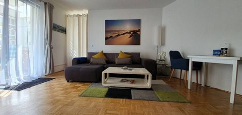 The apartment with excellent privacy is located in Mannheim's finest neighborhood called Oststadt, between the Congress Center Rosengarten and the National Theater, just behind the Dorint Hotel. To the main train station it's a 10 min walk, to the ci...