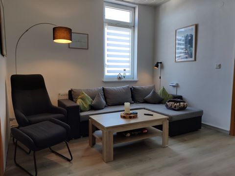 The 2-room apartment is located on the second floor. The house is located in the heart of Clausthal-Zellerfeld. There are shopping, cafes, restaurants and parks within walking distance. The technical university is within 5 min walking distance. # Equ...