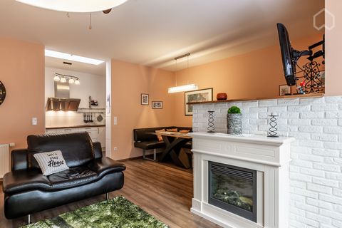 This appealing, as good as new ground floor apartment is characterized by an upscale interior design and can be moved into immediately. Two attractive rooms form the apartment and a well designed work area next to the living room is ideally placed fo...