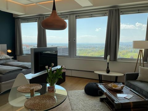 Enjoy a sensational view from the 11h floor with high-end facilities. You will find supermarkets, bank, restaurant and fitness center for extra charge right in the building. The location is right next to the Wienerberger recreation area next to the W...