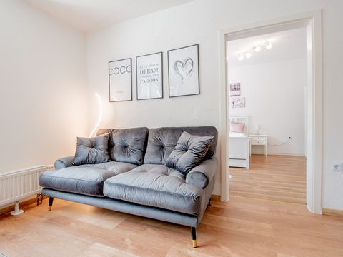 Feel at home in this top equipped 5 room flat. The flat is freshly renovated and modernly furnished. You can reach the centre of Clausthal-Zellerfeld in just a few minutes' walk and the beautiful Harz nature is just a few minutes' drive away. The fla...