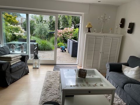 Beautiful family home, with everything your heart desires. It is beautifully designed and wonderfully equipped, so you can enjoy your time in Aachen and probably not want to leave. This house is for rent for 1/2 year. - fully furnished - 3 bedrooms -...