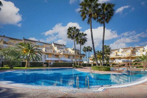 Beautiful and comfortable apartment in Denia, Costa Blanca, Spain with communal pool for 4 persons. The apartment is situated in a residential beach area, close to restaurants and bars, shops and supermarkets and at 200 m from Las Marinas, Denia beac...