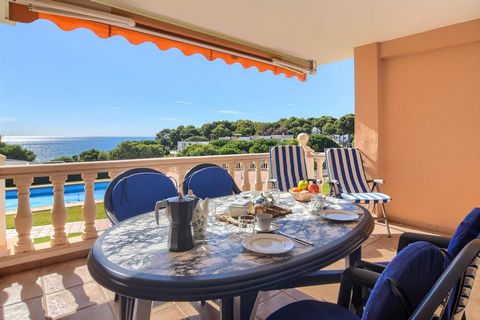 Apartamento clásico y alegre con piscina comunitaria en Moraira, en la Costa Blanca, España para 4 personas. El apartamento está situado en una zona residencial de playa, cerca de restaurantes, bares y tiendas, a 50 m de la playa de Playa Platgetes y...