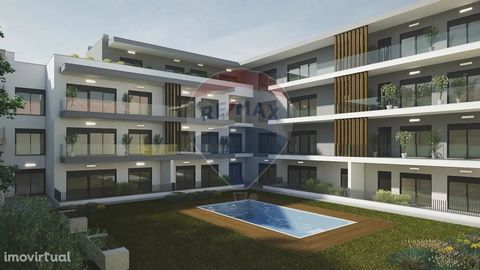 New development under construction, Condomínio da Vila, very well located in Malveira. Malveira is a central village in the municipality of Mafra, known for its centenary fairs and regional confectionery, 
