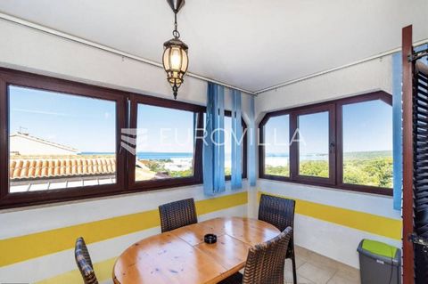 A villa with 8 beautifully decorated apartments with a view of the sea from each apartment, with plenty of daylight. The villa is located in the far north of Novalja, not far from the most beautiful beach of the town, the sandy beach of Babe, which i...