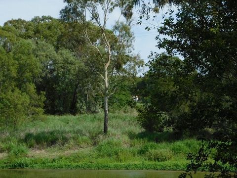8.47 acres or 3.43 Ha in town on three titles, flat cleared land suitable for many different business opportunities. Laidley looking strong with the railway expansion and central to Ipswich, Brisbane and Toowoomba with easy access to the Warrego High...
