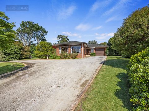Welcome to a special piece of Meeniyan. This three-bedroom, two-bathroom North-facing home is nestled on a spacious 1656 sqm block and enjoys a peaceful setting overlooking views of rolling Gippsland Hills. This property is superbly located within th...