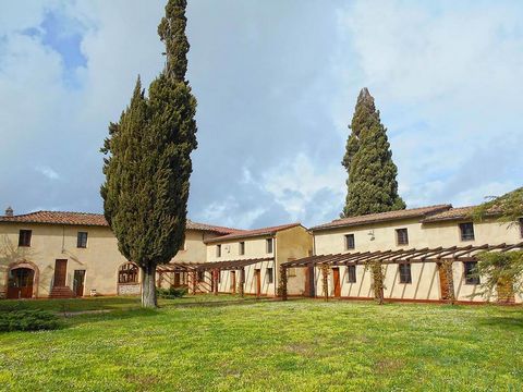 CASTELNUOVO BERARDENGA (SI): Immersed in the enchanting setting of the Tuscan hills, in the territory of the 