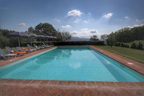 This 2-bedroom farmhouse in Proceno accommodates 5 guests with ease. Situated in Rome in Italy, the farmhouse is ideal for a group or family on a weekend getaway. It has a swimming pool offering a view across the Paglia River and the hills. Head to t...