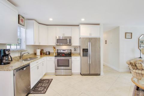 Welcome to the ideal location in Tequesta! This delightful 4-bedroom, 2-bath home boasts a seamless open floor plan that creates a sense of spaciousness and comfort. As you step through the front door, you'll be greeted by a large and inviting great ...