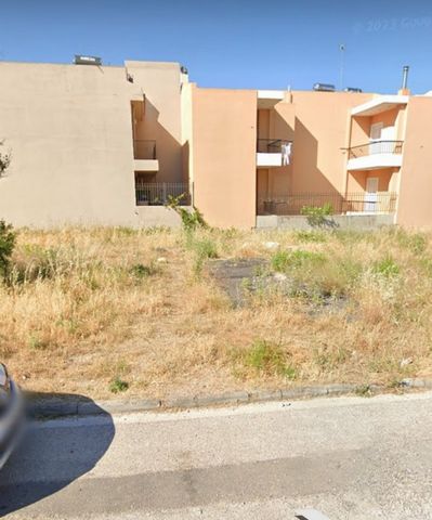 Chalandri, Plot For Sale, 768 sq.m., Features: For development, Flat, For tourist use, Suitable for Allowance, Price: 930.000€. REMAX PLUS, Tel: ... , email: ...