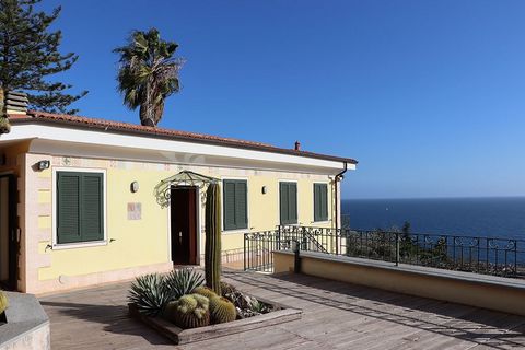 In the seaside town of Ospedaletti we have this beautiful villa for sale 450 m². The villa is located on a plot of 2.000 m² and have stunning sea views from the house and all terraces. The villa is part a private villa park (no additional costs) and ...