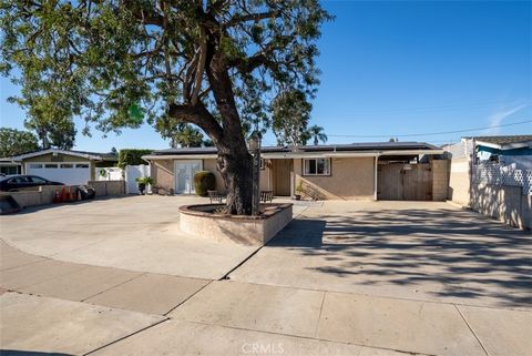 Residential kennel property. Large lot. Ample parking (up to 7 vehicles, or 5 plus RV) inc. carport. Low maintenance interior and exterior, huge shade tree in front. The single level home with Spanish tile in the living area, Currently equipped with ...