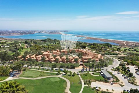 Contemporary style flat, facing east and overlooking the sea and the Alvor estuary, inserted in one of the most prestigious Golf resorts in the Algarve. The flat is comprised of one bedroom, bathroom, and an open plan kitchen and living room with acc...