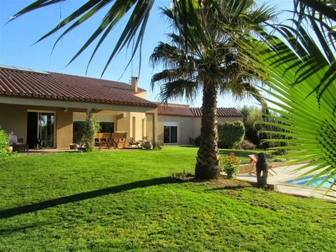 Come and discover in a haven of peace on a plot of 4,500 m² composed of fruit trees, shrubs, exotic plants, a traditional house of 155 m² of living space with 3 bedrooms including a suite with bathroom and dressing room, a large bright living room wi...