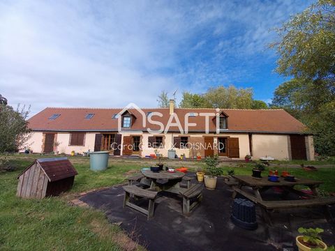 Située à moins de 10mn de l'A11 et de la charmante commune de Brou, cette propriété offre un cadre champêtre et paisible en pleine campagne, idéal pour les amoureux de la nature possédant des animaux et cherchant calme et sérénité tout en restant à p...